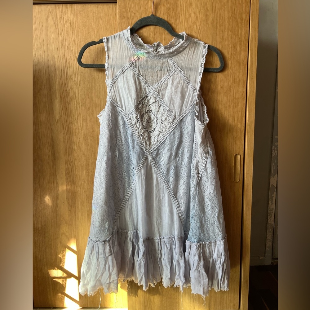 Chic Sleeveless Lace Dress - Soft Blue